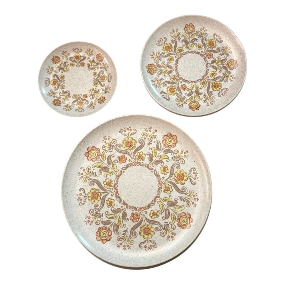 Vintage‎ Melamine Melmac Plates by Maplex Plate Set